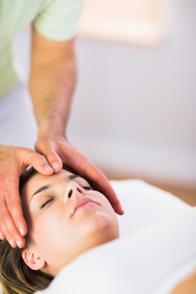 relaxed-pregnant-woman-getting-reiki-treatment_13339-153184 relaxed-pregnant-woman-getting-reiki-treatment_13339-153184
